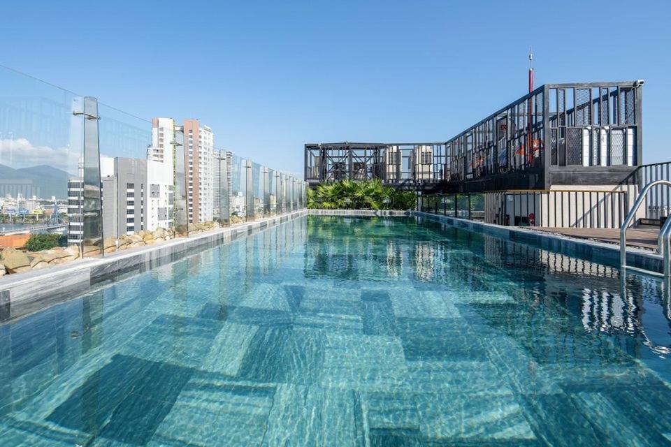 Seahorse Tropical Apartment Дананг Экстерьер фото